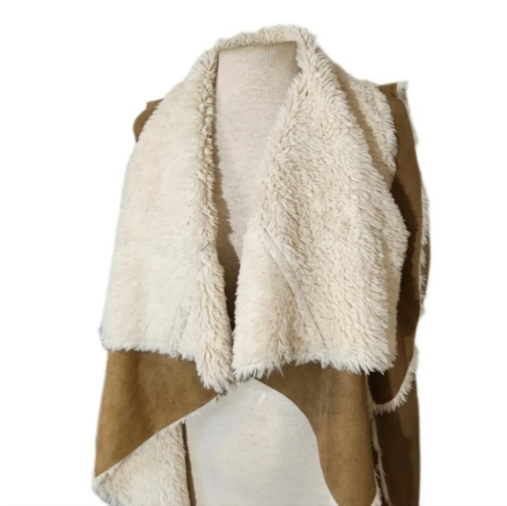 Xhileration Faux Suede & Sherpa Open Vest OS Brown - Picture 2 of 11